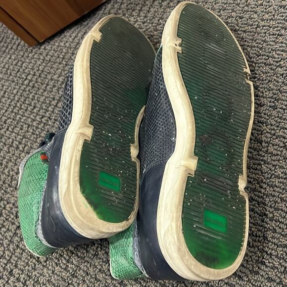 Gucci Black and Green Limited Edition Python High-Top Sneakers - Picture 6 of 8